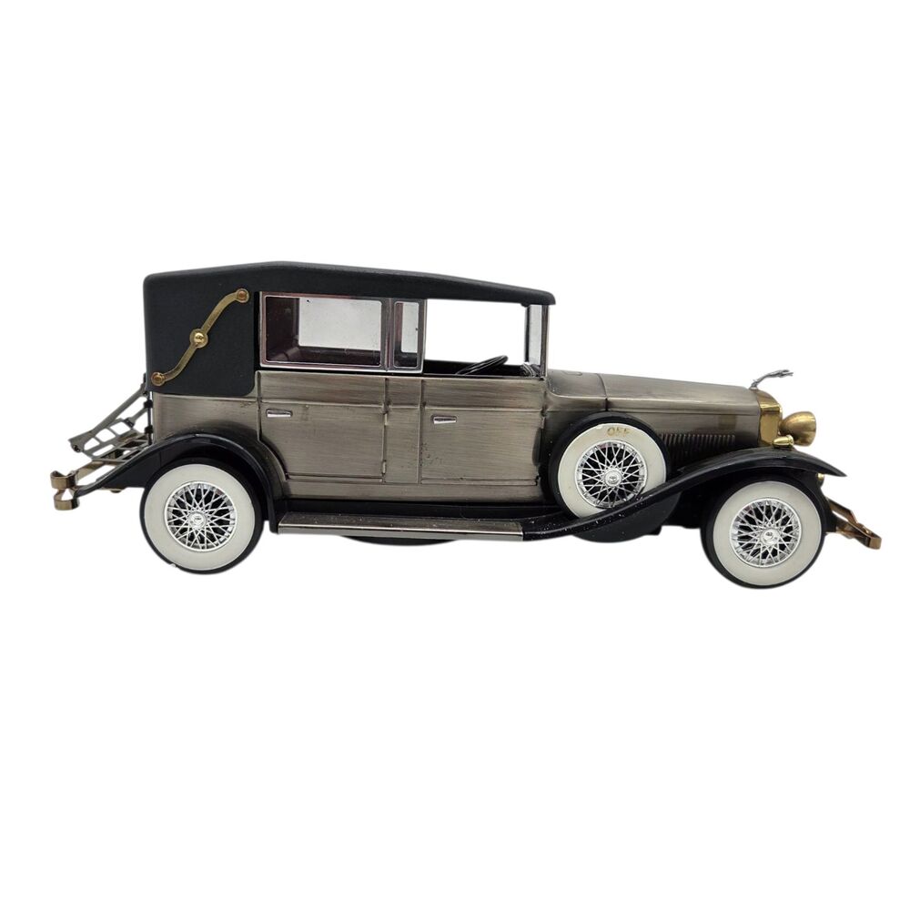 Vintage 1928 Lincoln Novelty AM Transistor Radio Toy Car Made In Japan 611
